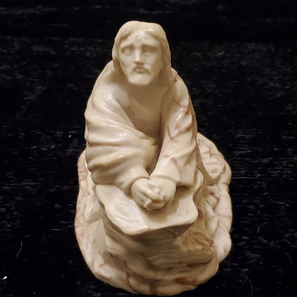 Cultured marble figurine made by House of Statues - Picture 8 of 10